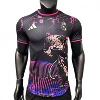 Real Madrid CAMISETA de la pink leopard EQUIPACIÓN 24-25 VERSIÓN JUGADOR