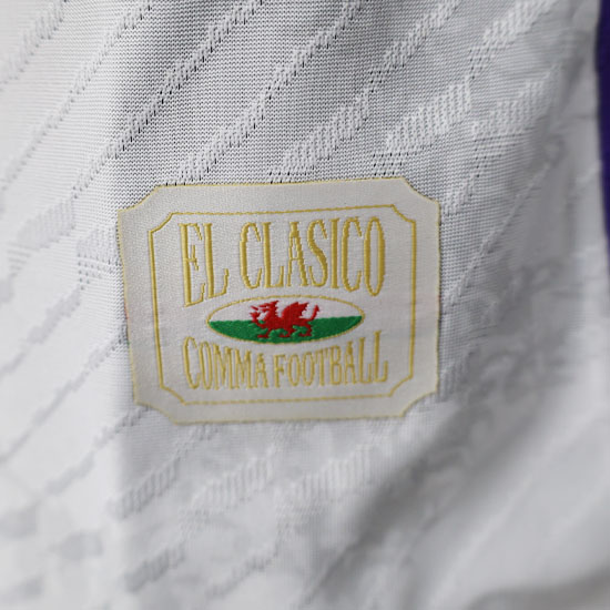 Real Madrid CAMISETA de la comma EQUIPACIÓN 24-25 VERSIÓN JUGADOR